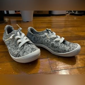 Bobs by Sketchers Cat Print Slip Ons: Sz 6.5 womens